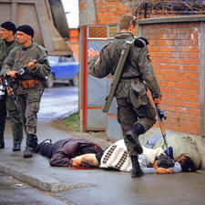 Dans l’arrêt Krajišnik, la Chambre d’appel a conclu que les crimes de persécutions et d’actes inhumains avaient été commis à Bijeljina en 1992.